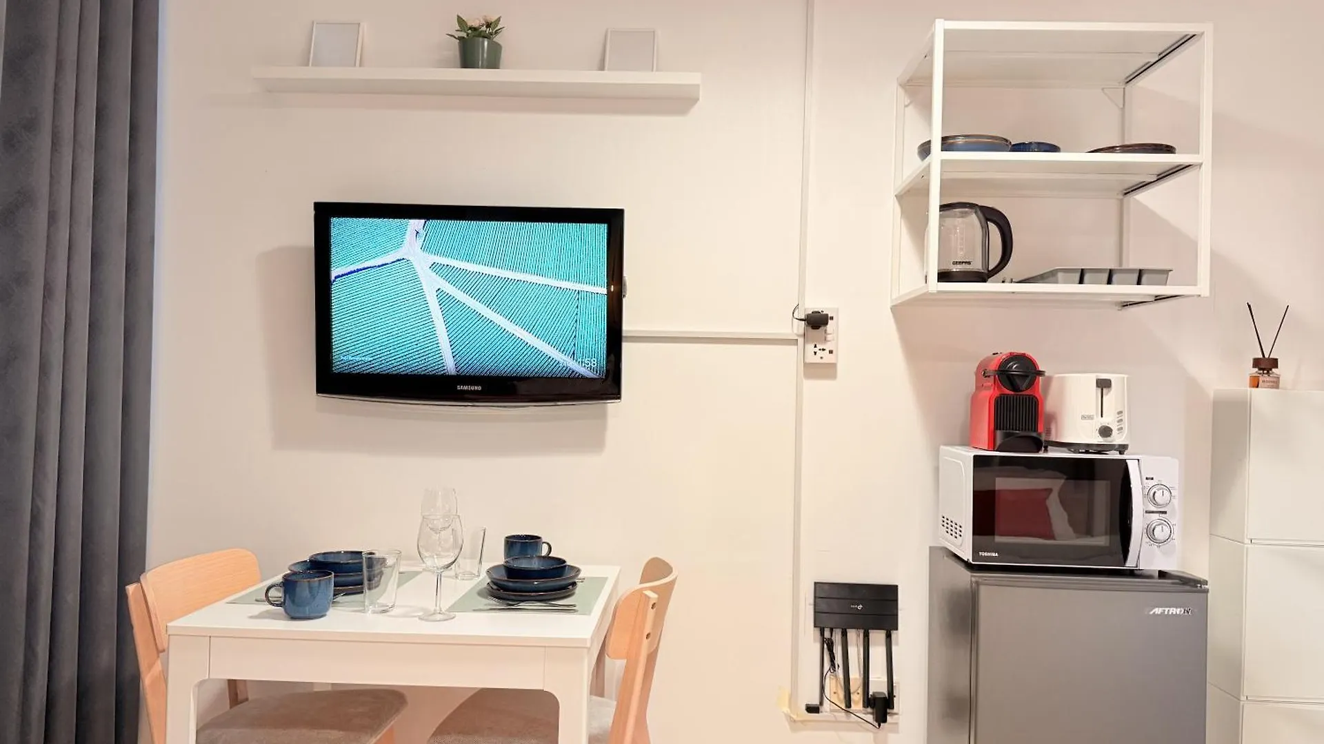 One Guest Place Twin Room With Shared Toilet أبو ظبي الإمارات العربية المتحدة
